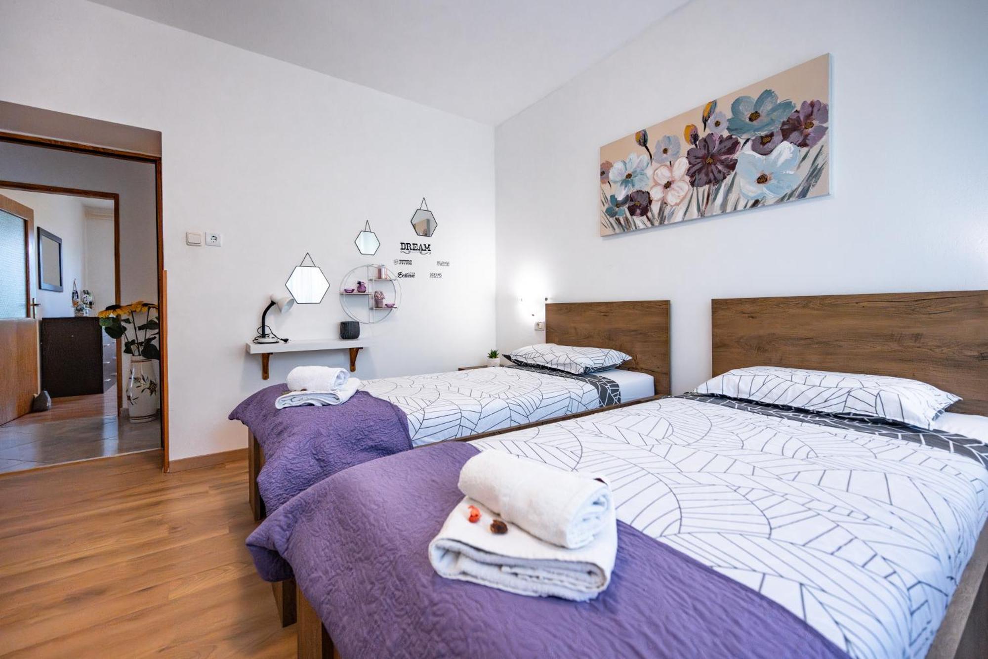 וינקורן E-M Apartments With Private Pool מראה חיצוני תמונה
