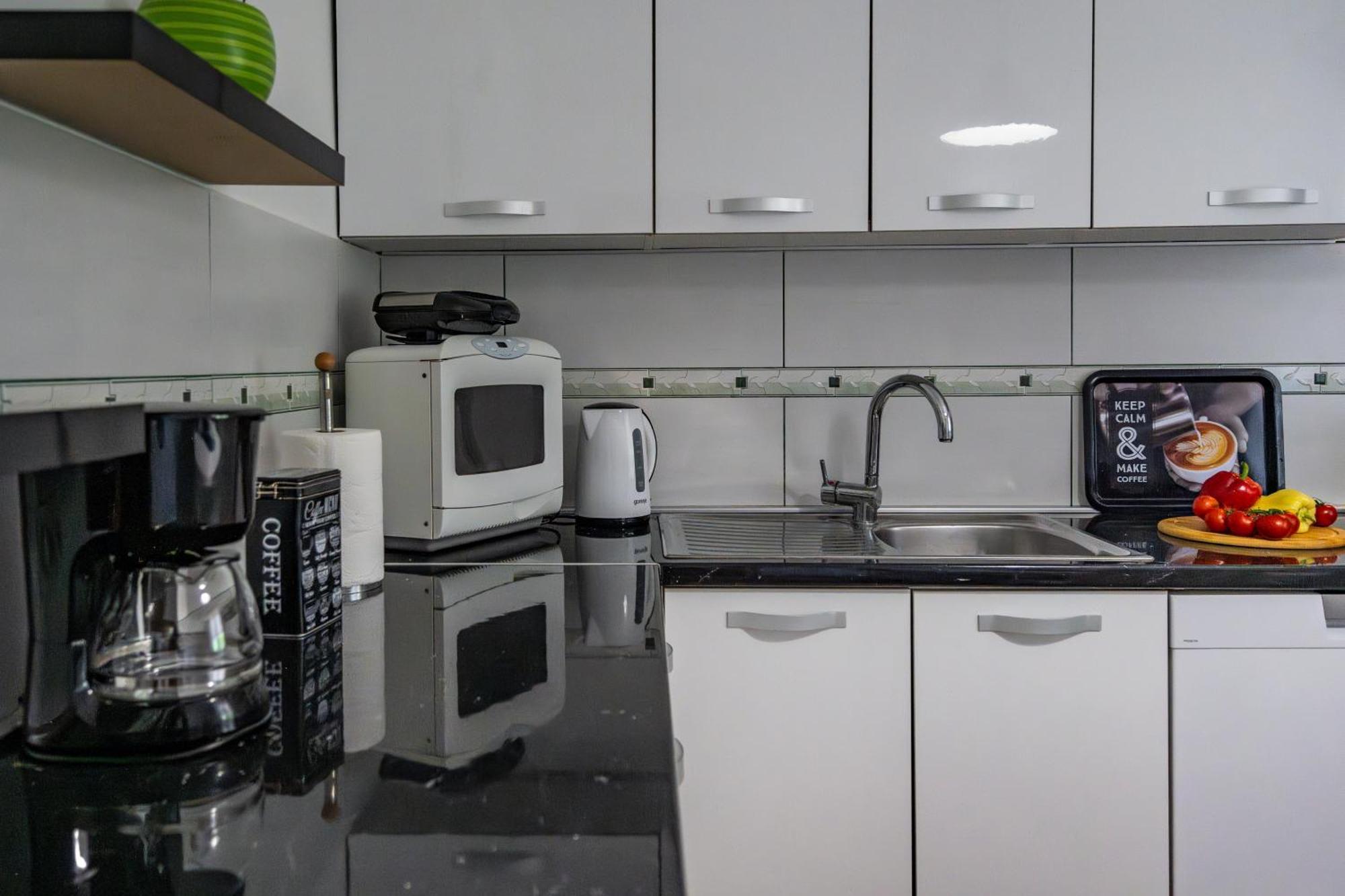 וינקורן E-M Apartments With Private Pool מראה חיצוני תמונה
