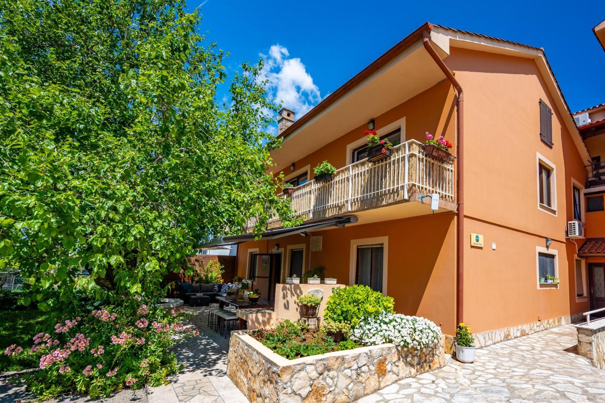 וינקורן E-M Apartments With Private Pool מראה חיצוני תמונה