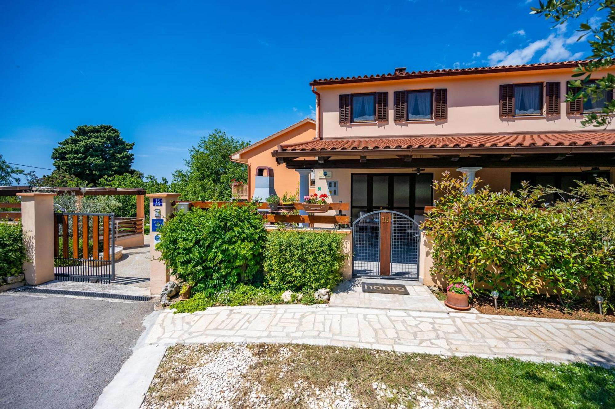וינקורן E-M Apartments With Private Pool מראה חיצוני תמונה