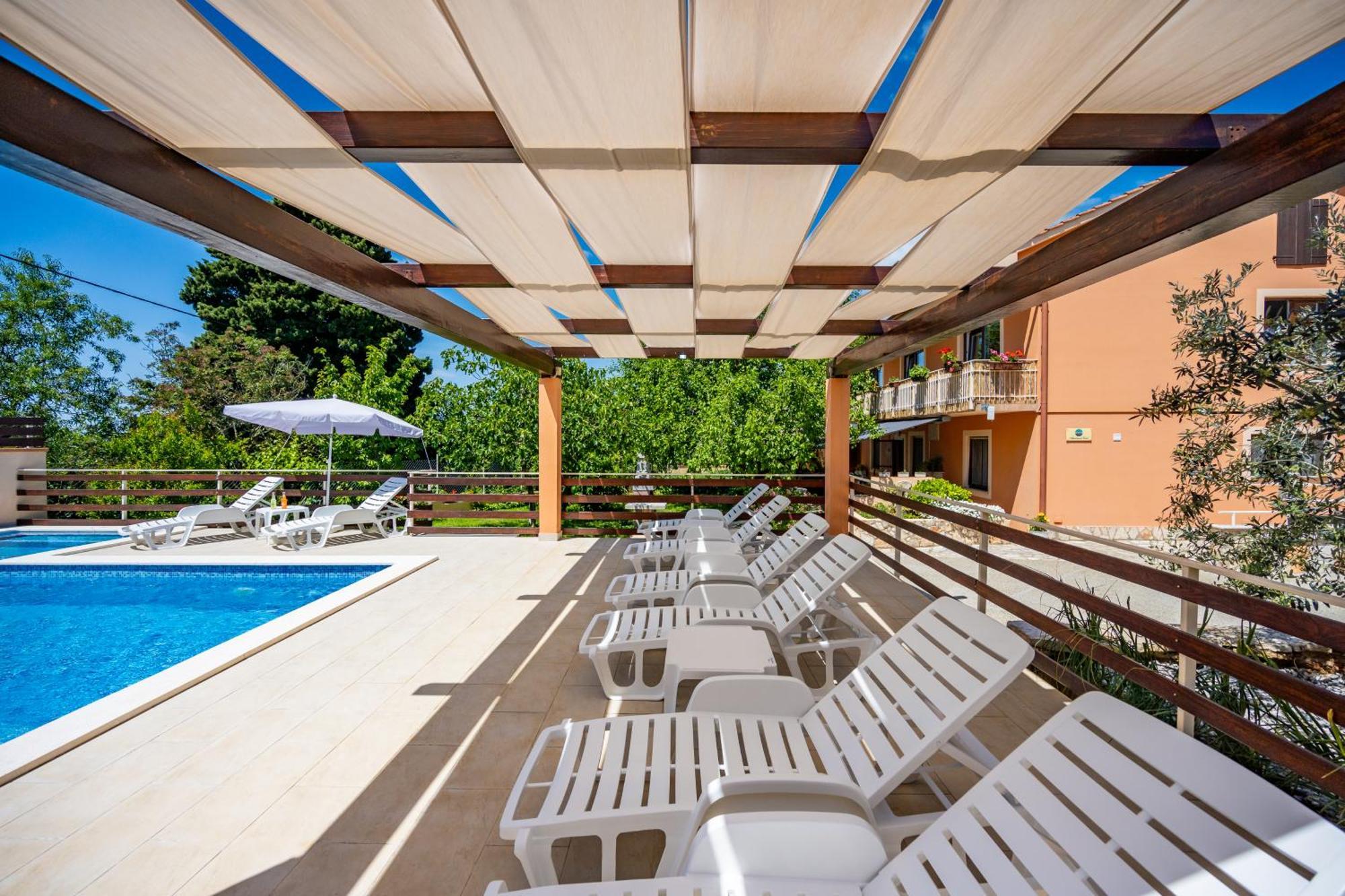 וינקורן E-M Apartments With Private Pool מראה חיצוני תמונה