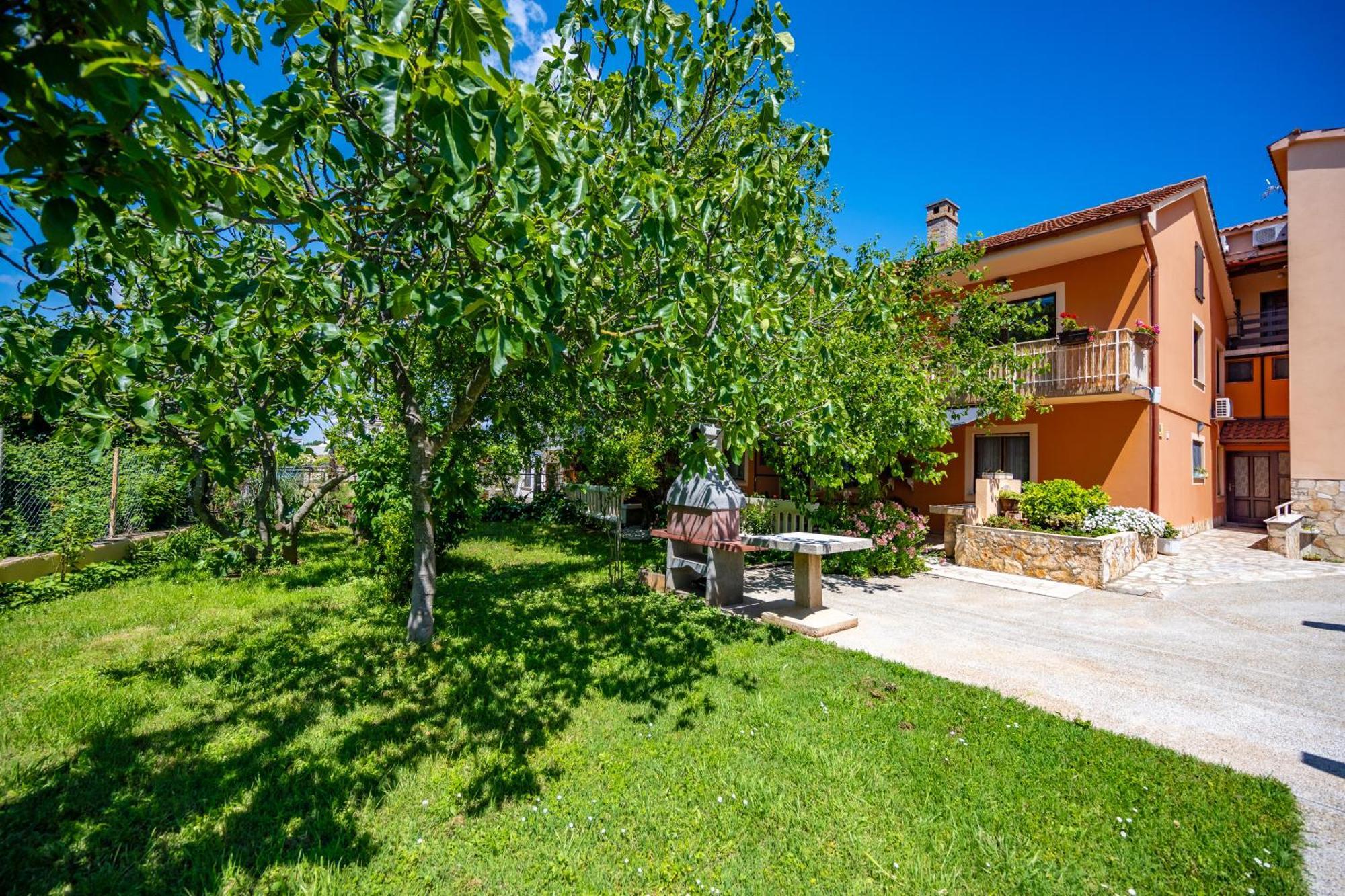 וינקורן E-M Apartments With Private Pool מראה חיצוני תמונה